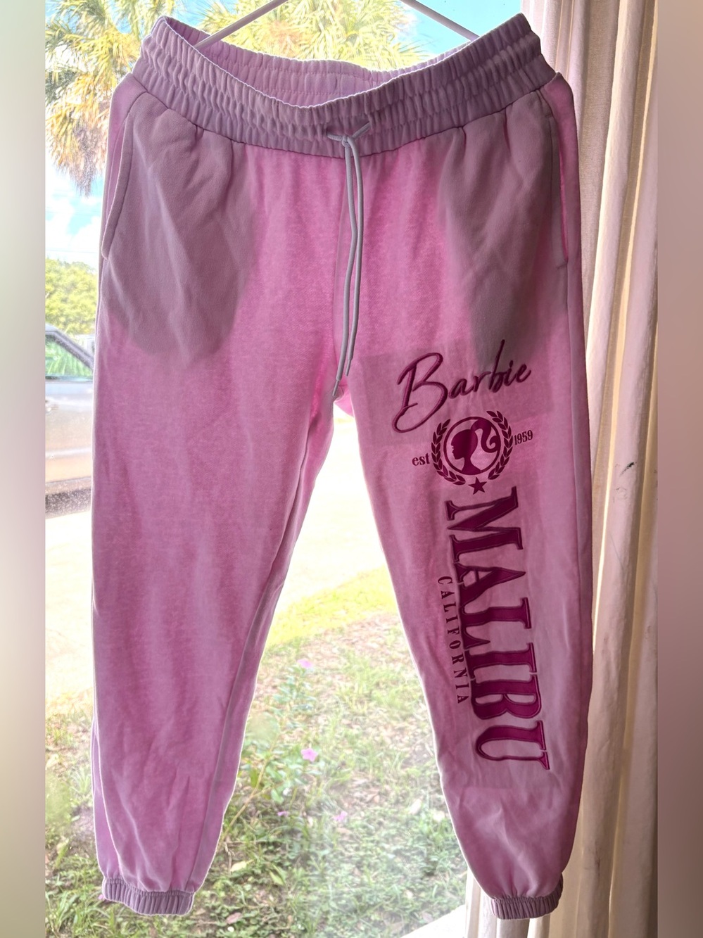 Barbie Malibu California Women's Pink Embroidered Jogger Sweatpants Size Small